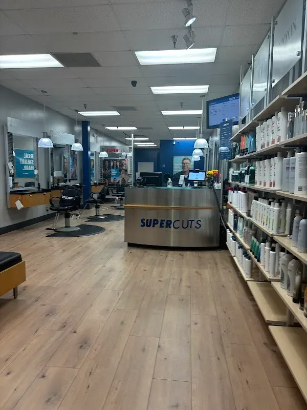 SUPERCUTS — Hair salon in Miami