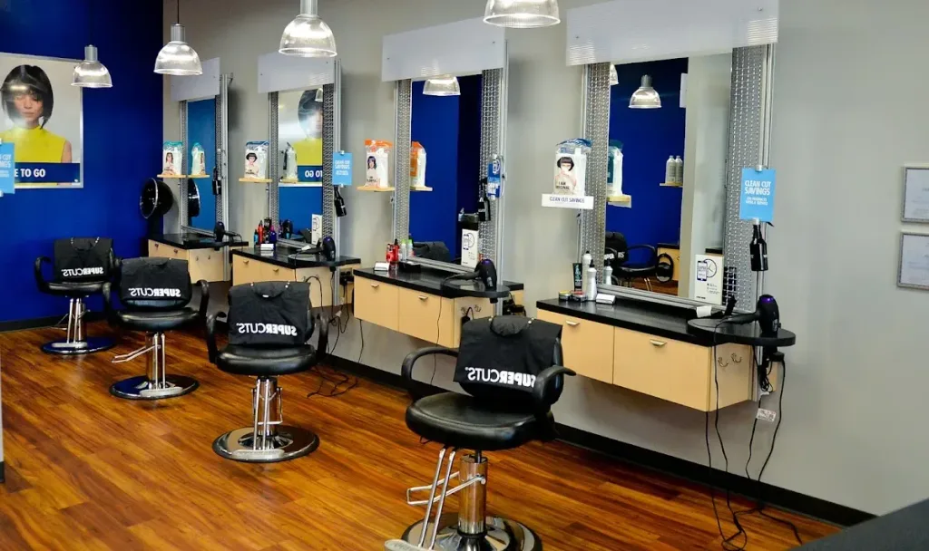 SUPERCUTS — Hair salon in Ankeny