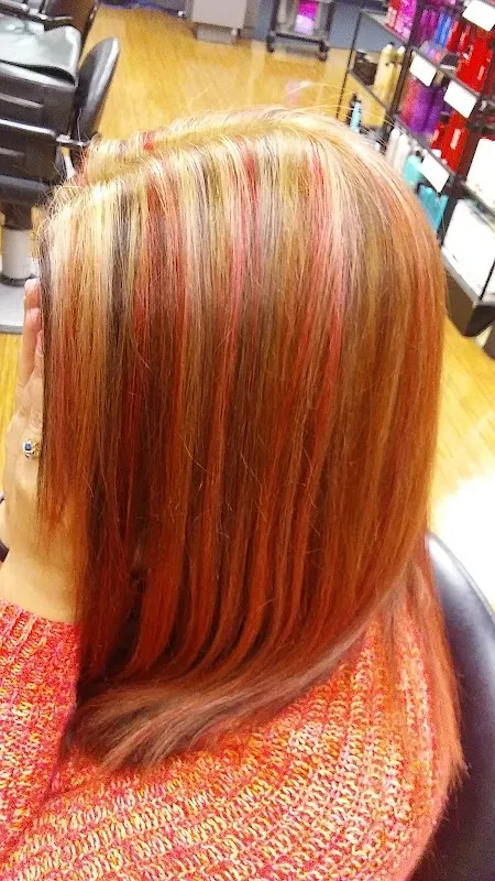 HOLIDAY HAIR — Hair salon in Hummelstown
