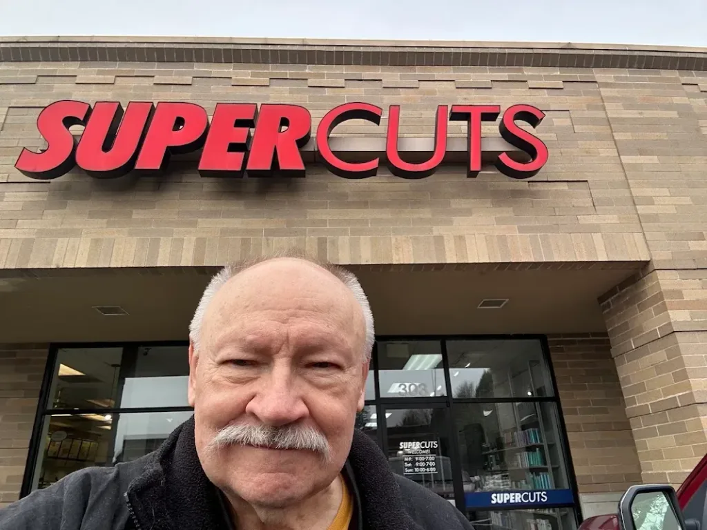 SUPERCUTS — Hair salon in Washougal