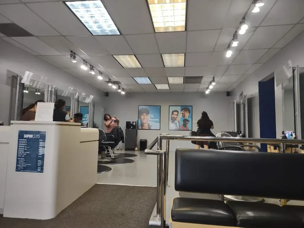 SUPERCUTS — Hair salon in Merced