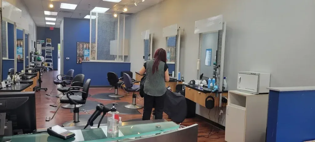 SUPERCUTS — Hair salon in Thousand Oaks