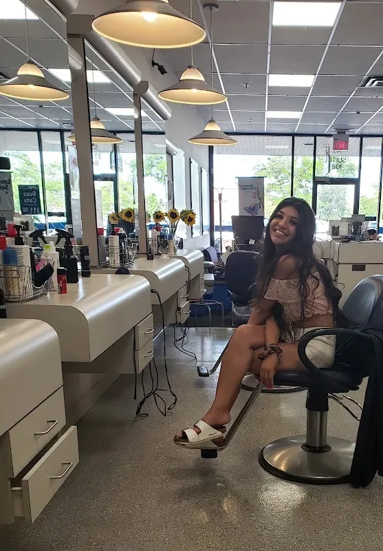 SUPERCUTS — Hair salon in Bloomingdale