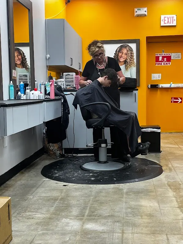 SMARTSTYLE — Hair salon in Commerce