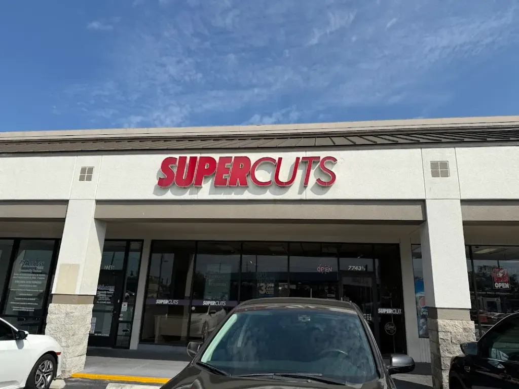 SUPERCUTS — Hair salon in Tampa