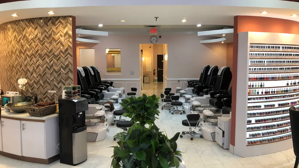 Vogue Nail Lounge — Nail salon in Oakton