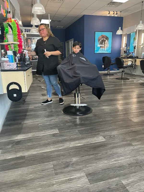 SUPERCUTS — Hair salon in Harlingen