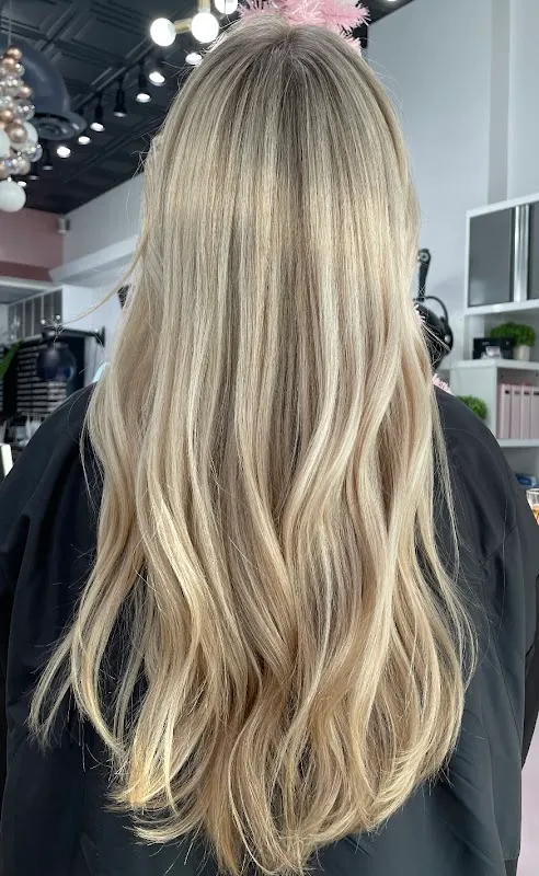 Bigger Better Hair Salon — Hair salon in Dallas