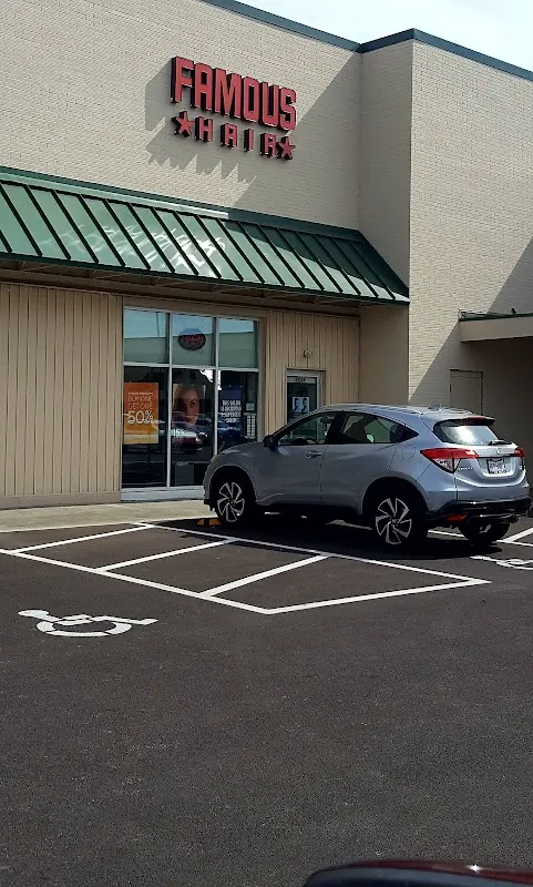 SUPERCUTS — Hair salon in Sandusky