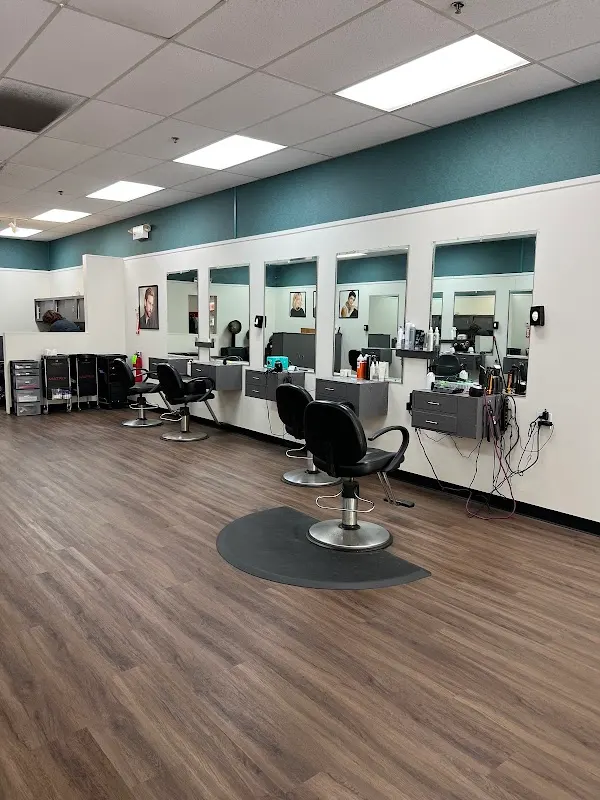 HOLIDAY HAIR — Hair salon in Bradford