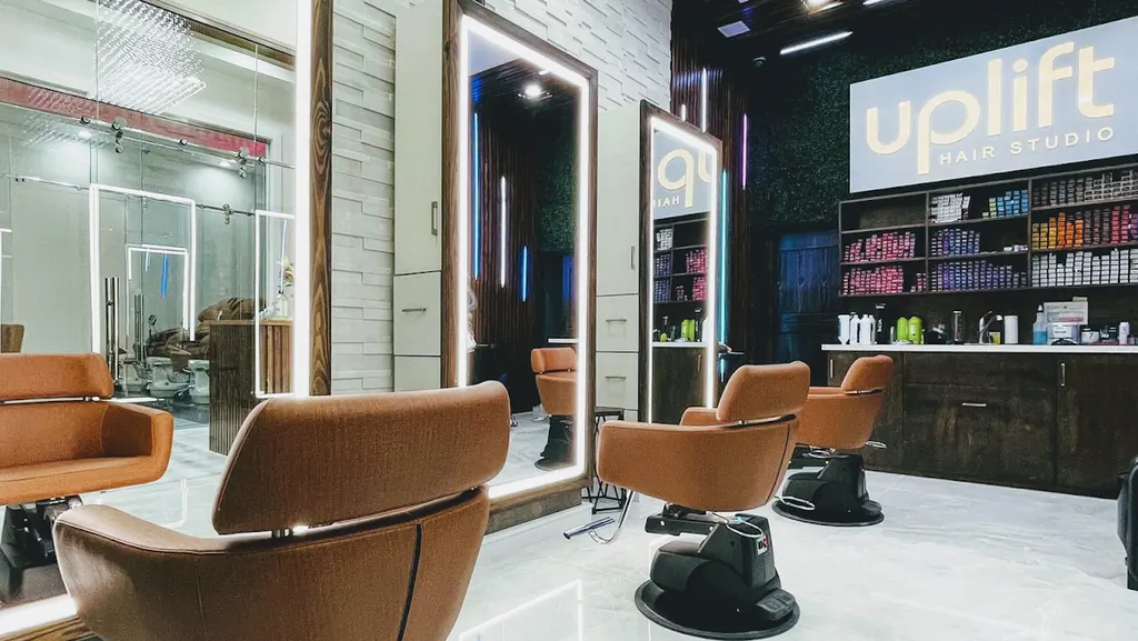 Uplift Hair Nail Lash Spa — Hair salon in Katy