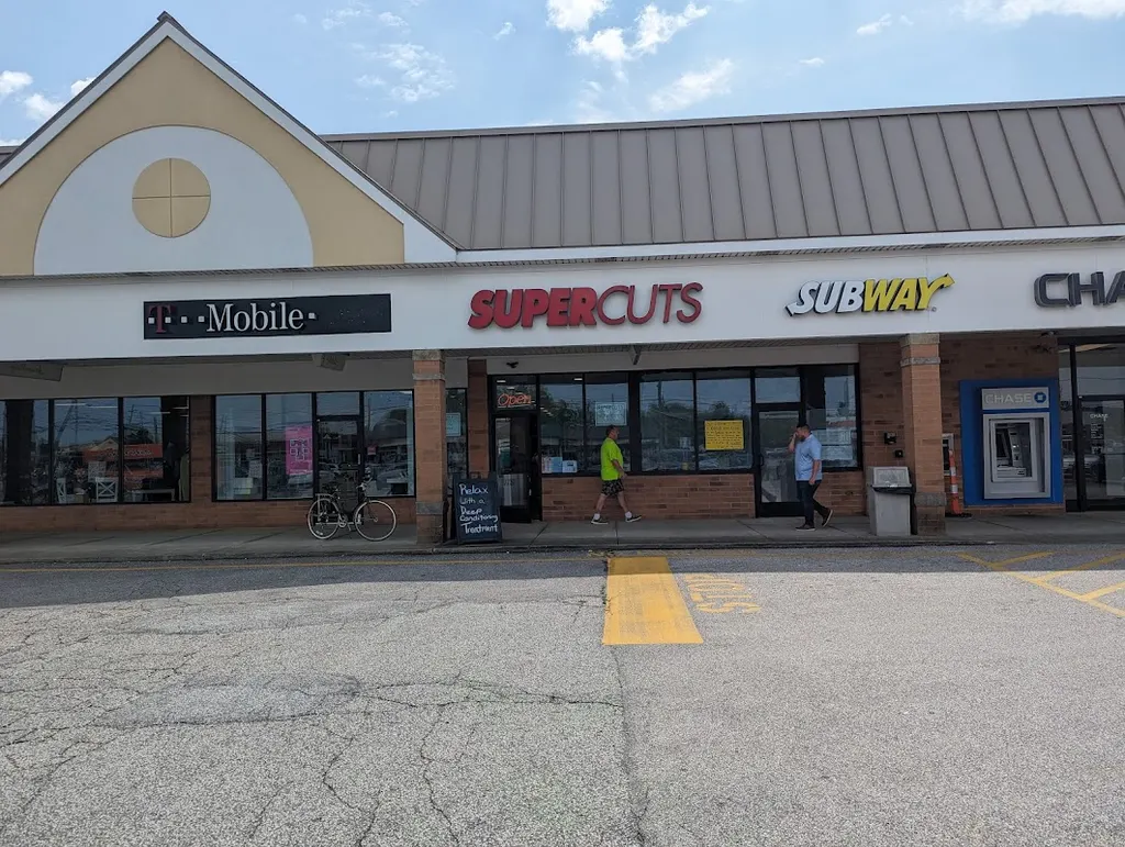 SUPERCUTS — Hair salon in Berea