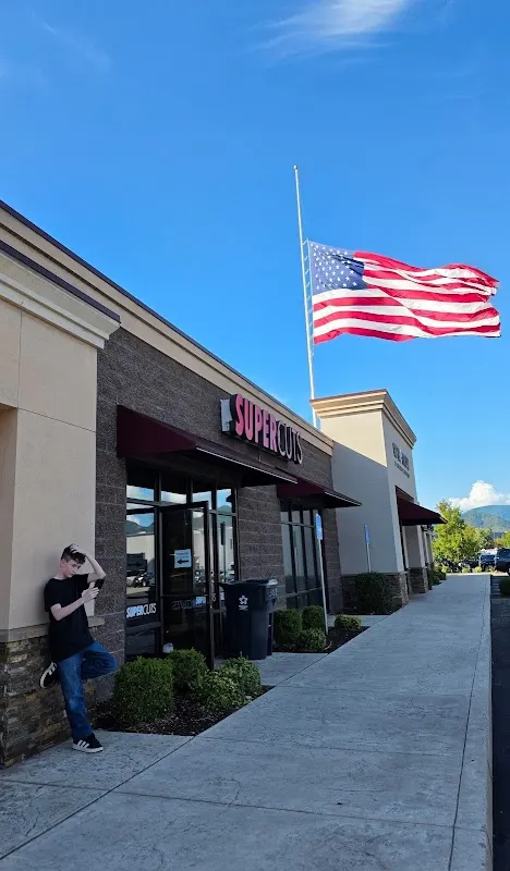 SUPERCUTS — Hair salon in Grants Pass