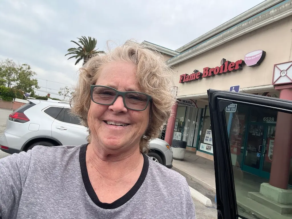 SUPERCUTS — Hair salon in Long Beach