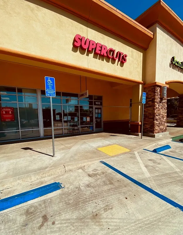 SUPERCUTS — Hair salon in La Verne