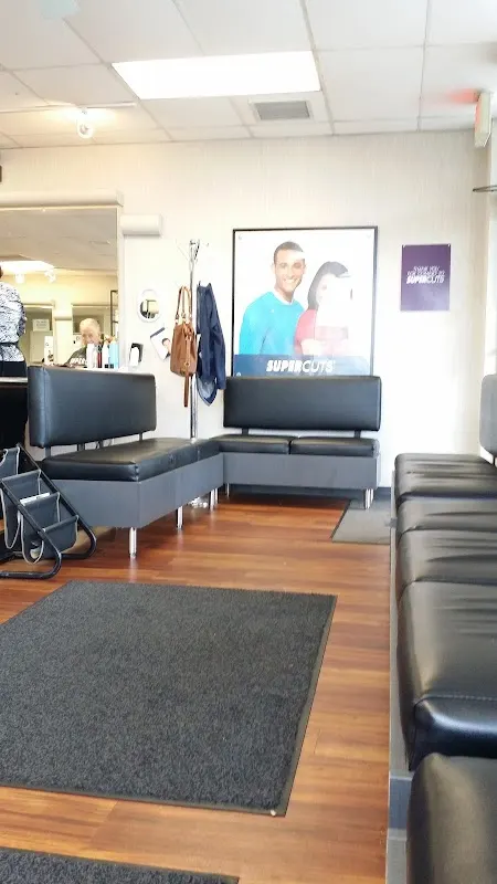 SUPERCUTS — Hair salon in Schaumburg