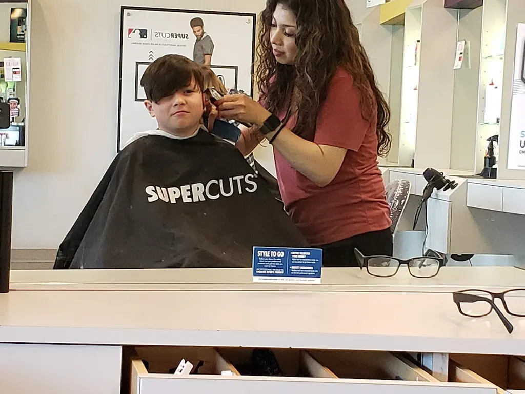 SUPERCUTS — Hair salon in Mount Vernon
