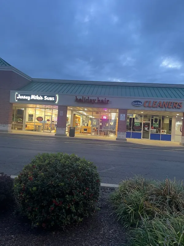 HOLIDAY HAIR — Hair salon in Hellertown