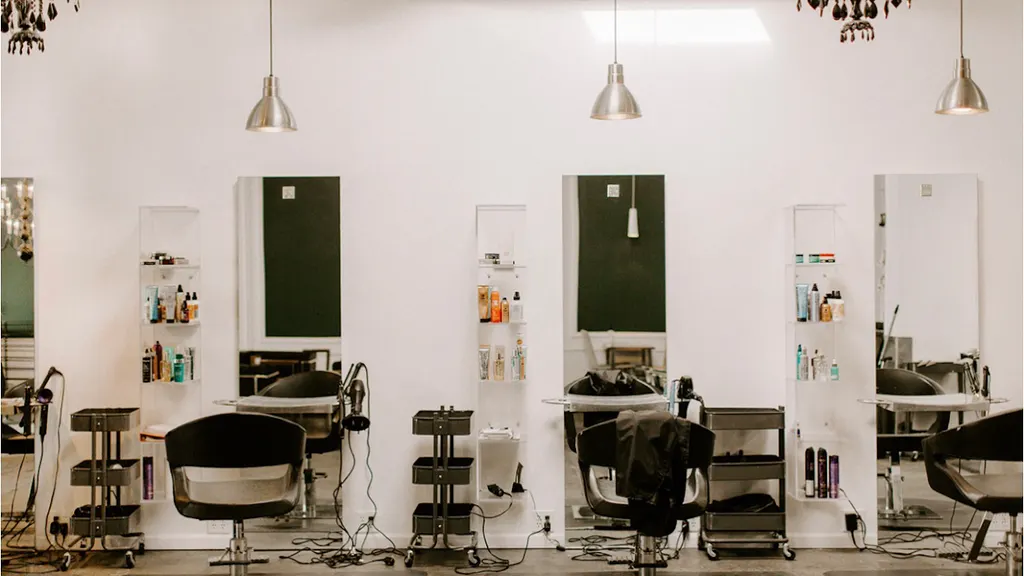 dsm salon — Hair salon in Des Moines