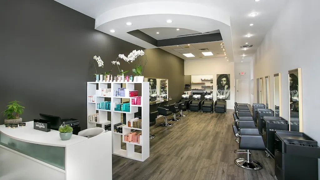A La Mode Hair Studio — Hair salon in Plano