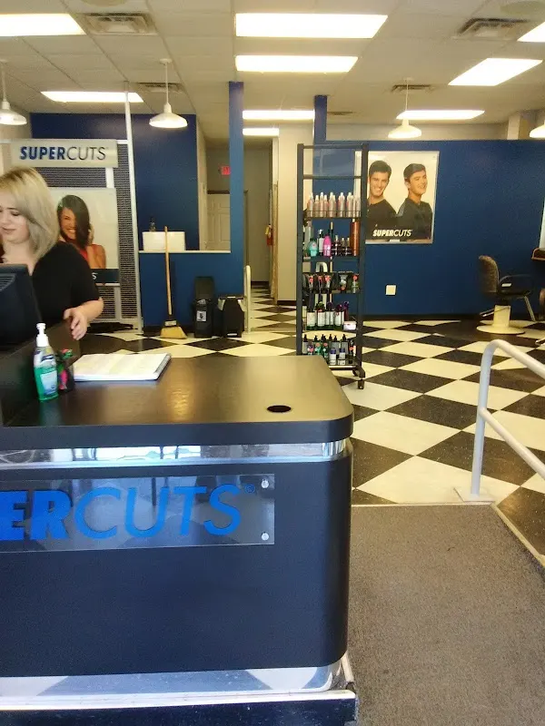 SUPERCUTS — Hair salon in Clanton