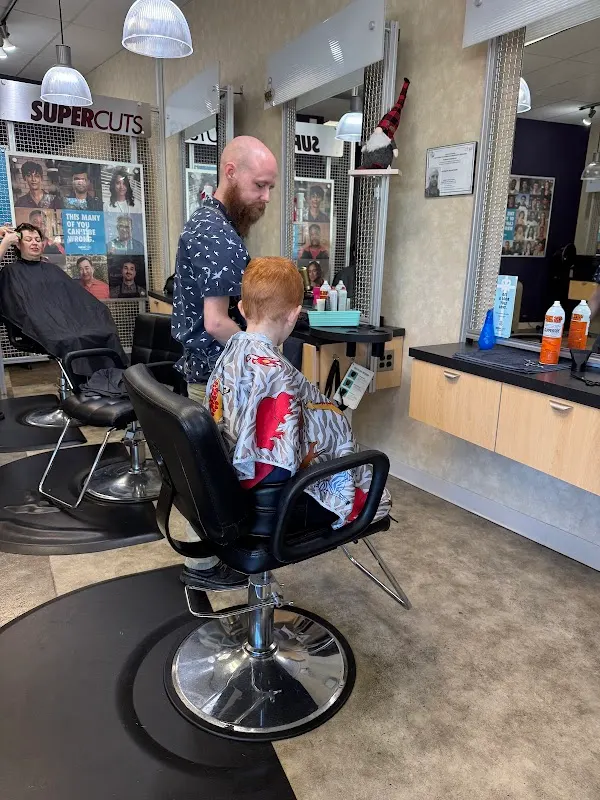 SUPERCUTS — Hair salon in St. Petersburg