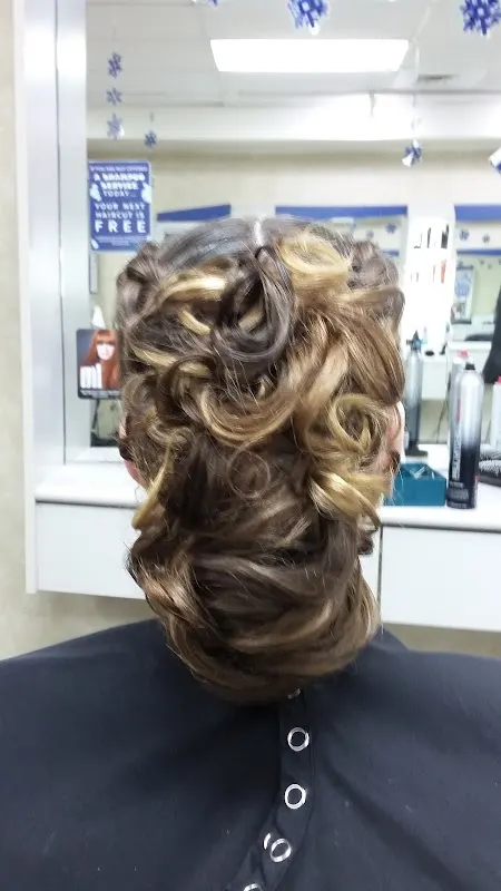SUPERCUTS — Hair salon in Reading