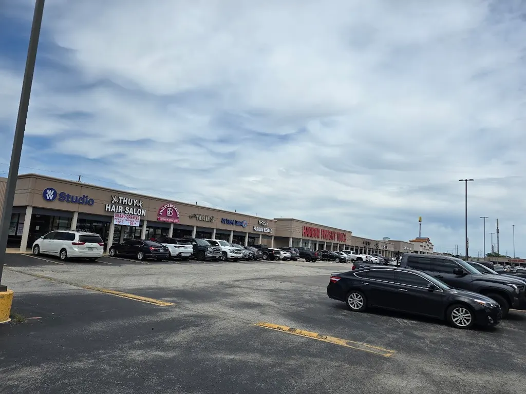Thuy Hair Salon — Hair salon in Katy
