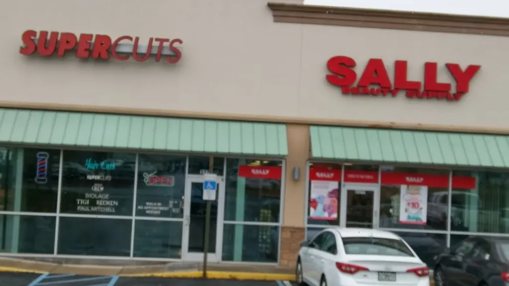 SUPERCUTS — Hair salon in Crestview