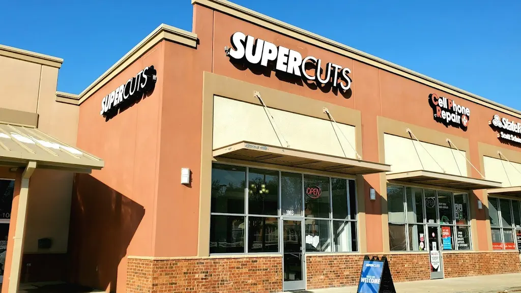 SUPERCUTS — Hair salon in Plano