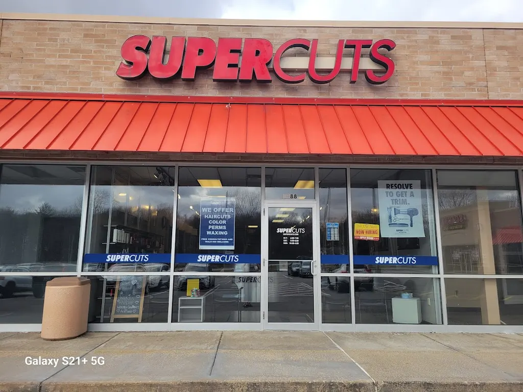 SUPERCUTS — Hair salon in Youngstown