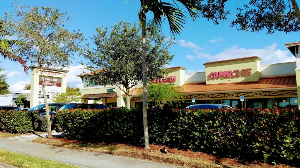 SUPERCUTS — Hair salon in Miami