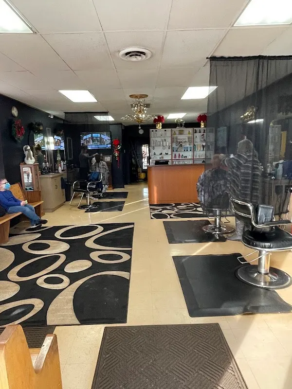 City Buzz — Hair salon in Granite City