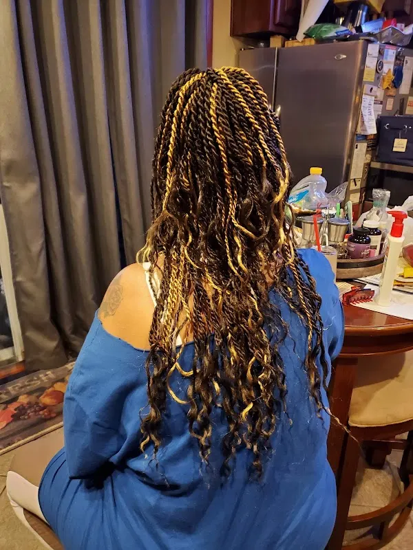 Diamond African Hair Braiding — Hair salon in Redford Township