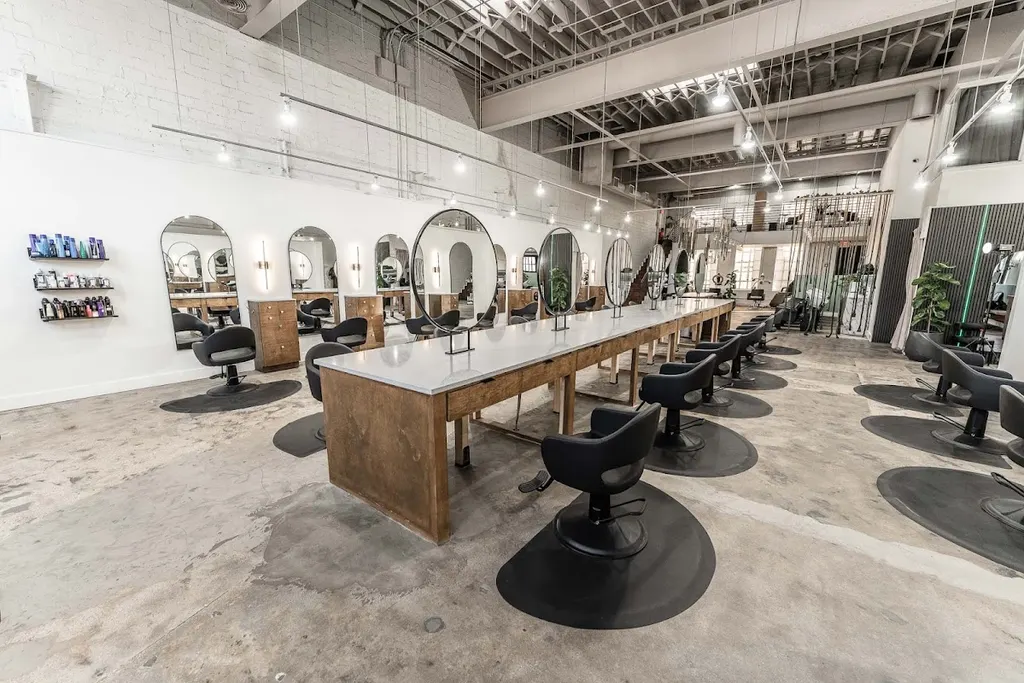 Salon 5014 — Hair salon in Dallas