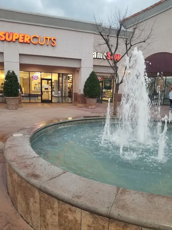 SUPERCUTS — Hair salon in Fresno