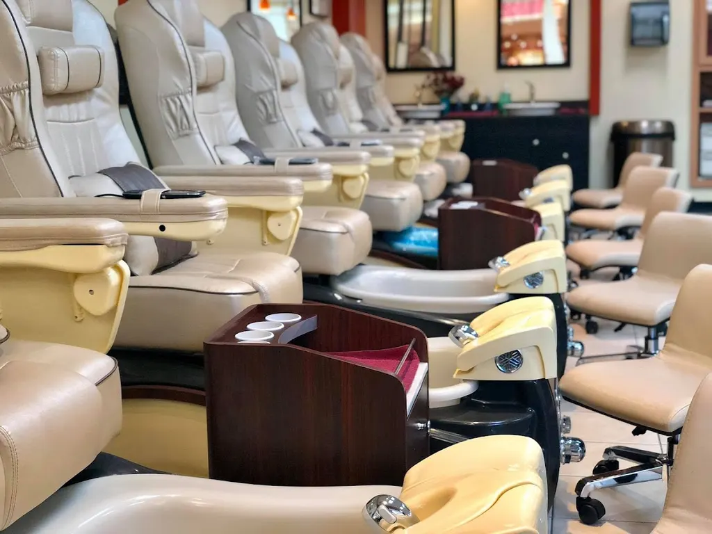 Elite Nails — Nail salon in Richmond