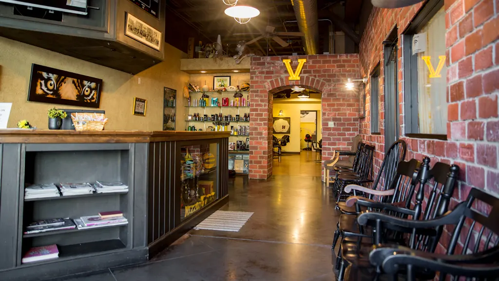 Varsity Nails — Nail salon in Columbia