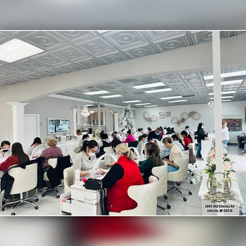 Tips and Toes Nail Spa — Nail salon in Lincoln