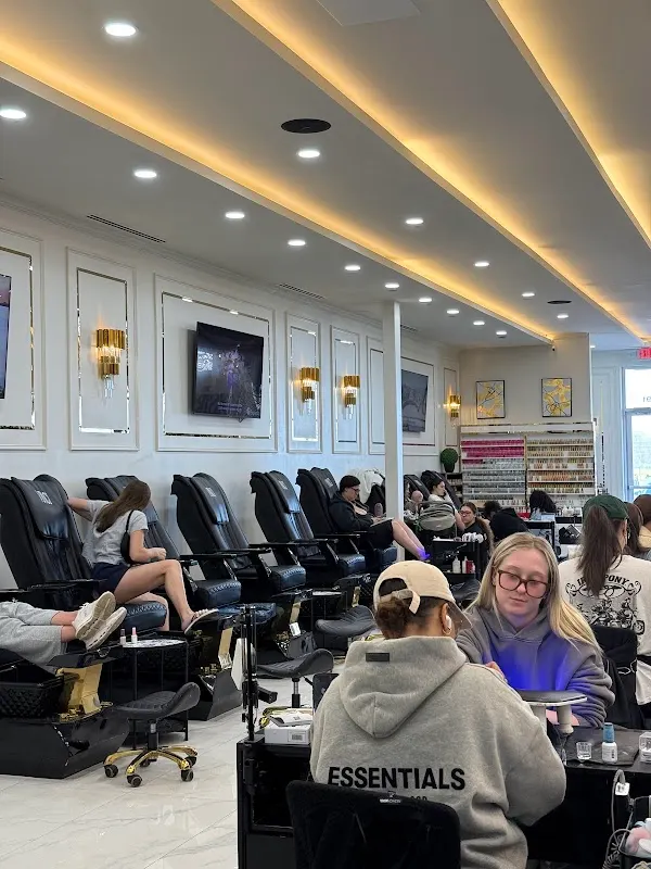 District Nail Club | Upper Arlington Columbus — Nail salon in Columbus