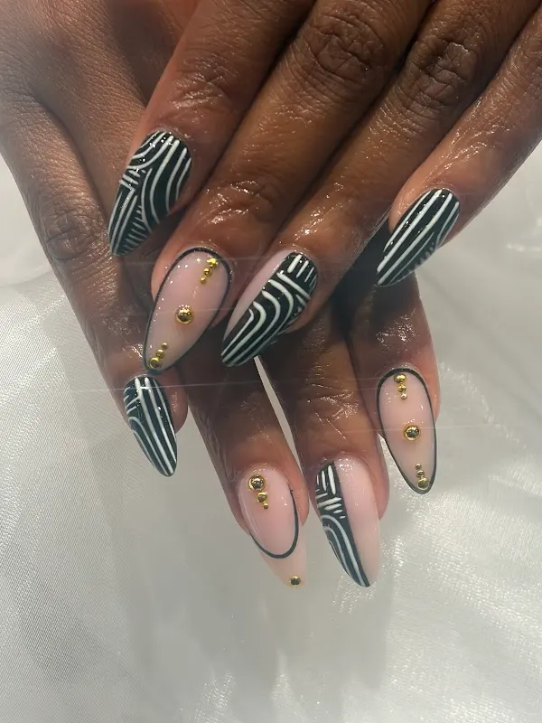 Villa Nail Salon & Spa — Nail salon in Oak Lawn