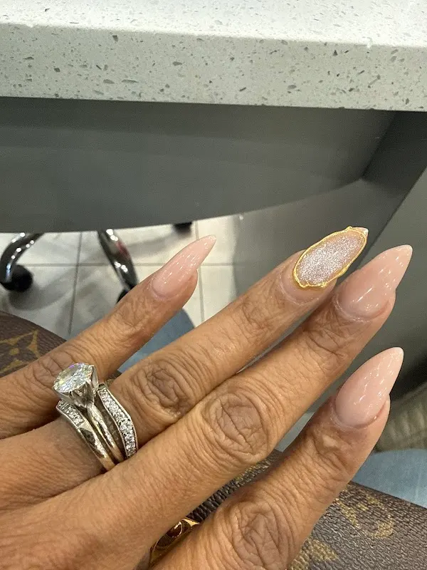 M Stella Nail Bar Oak Point — Nail salon in Oak Point