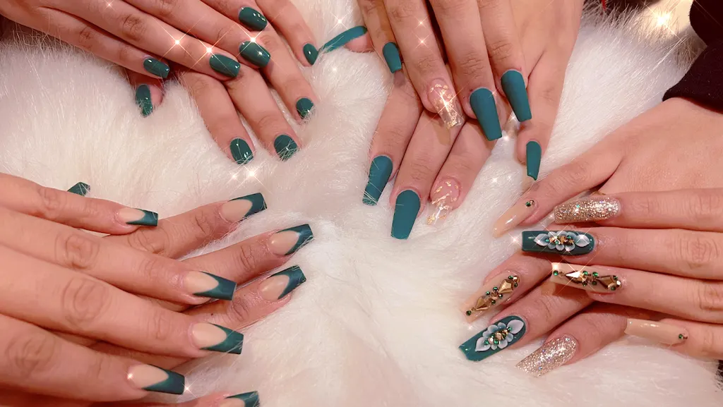 Wynn Nails & Spa — Nail salon in Oak Lawn