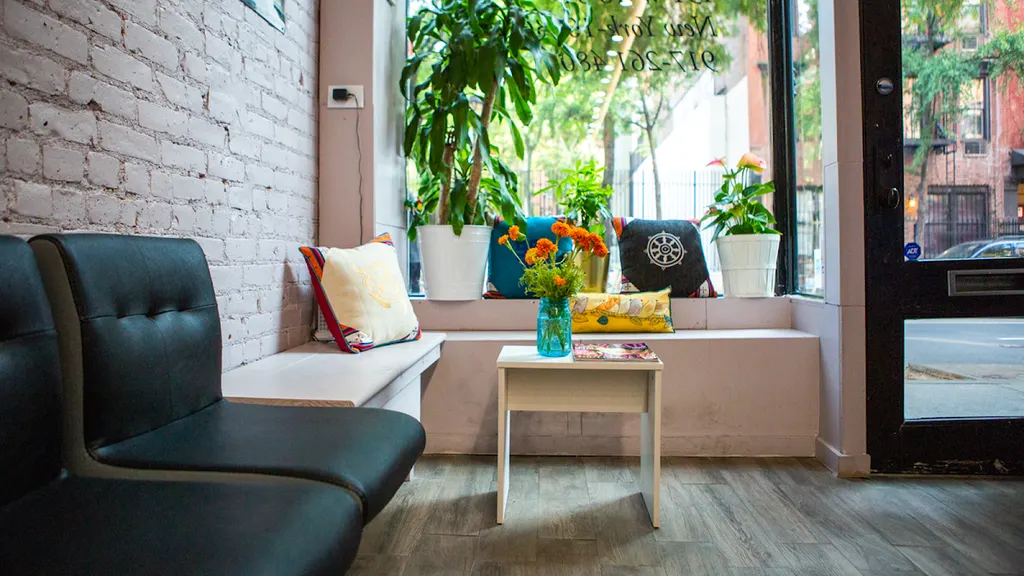 Nams — Nail salon in New York