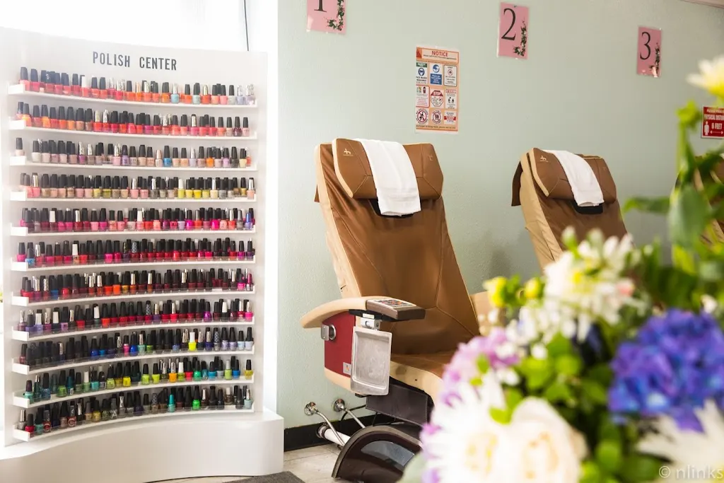 Night Light Nails — Nail salon in Seattle