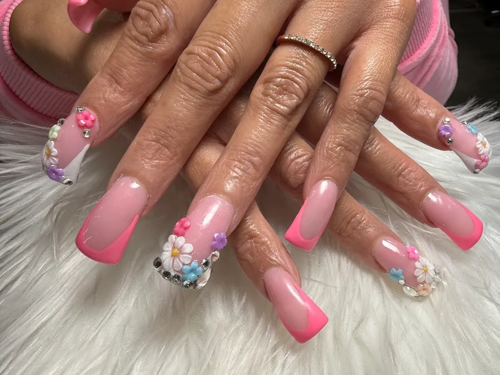 M&Q Nails & Spa — Nail salon in Aurora