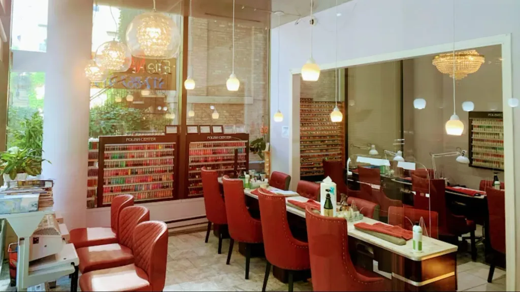 Erie Nails & Spa — Nail salon in Chicago
