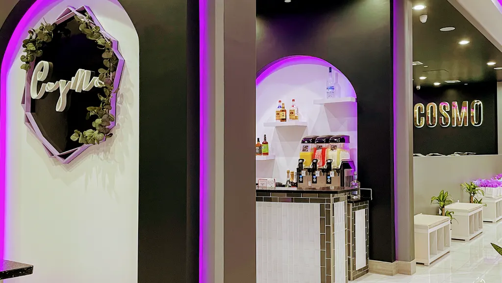 Cosmo Nail Lounge — Nail salon in Double Oak