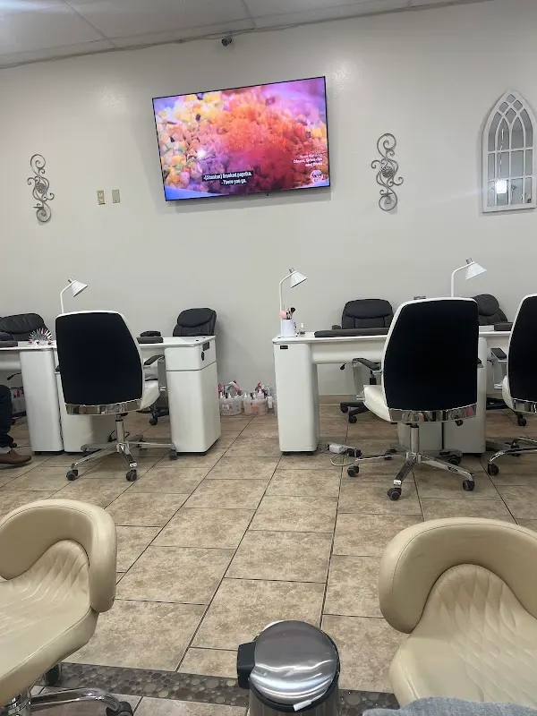 Annie's Nails — Nail salon in Bernalillo