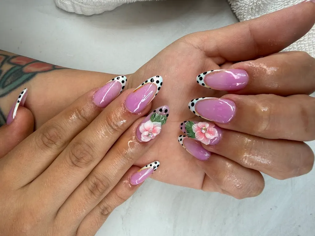 Kelly's Nails — Nail salon in Oak Grove